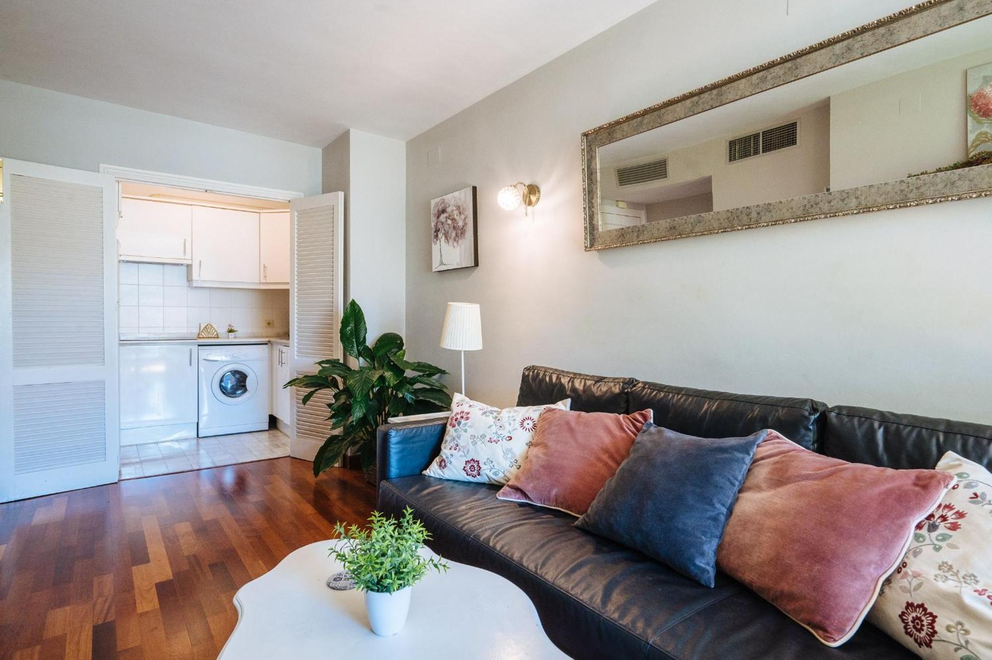 Novalia Home Suite Sevilla Eksteriør billede